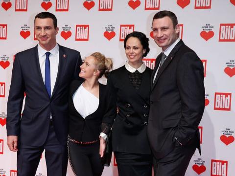 En esta foto se puede comprobar la diferencia de altura entre ambos.